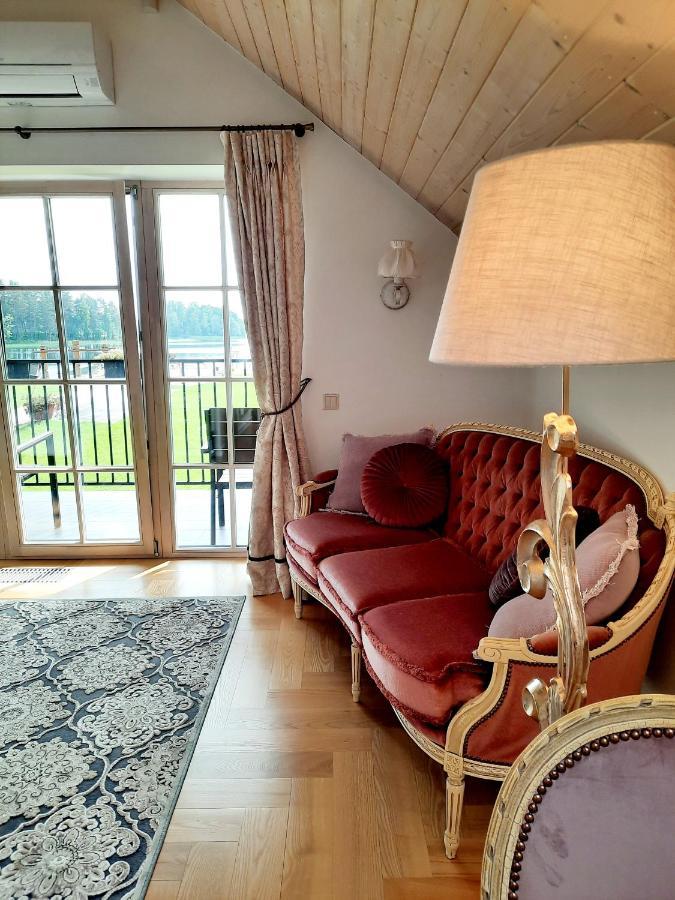איגנלינה Lake & Library Boutique Hotel מראה חיצוני תמונה